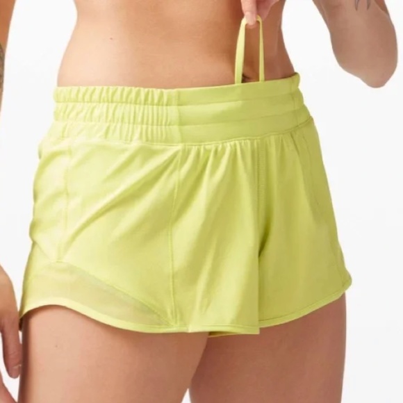 Lululemon Hotty Hot Short II *Long 4" Lemon Vibe - Picture 1 of 8